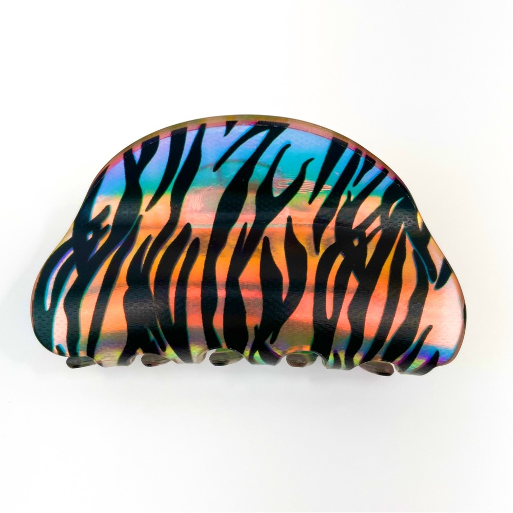 Holographic Tiger Print Jaw-clip